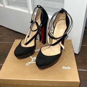 Louboutin La favorita pumps